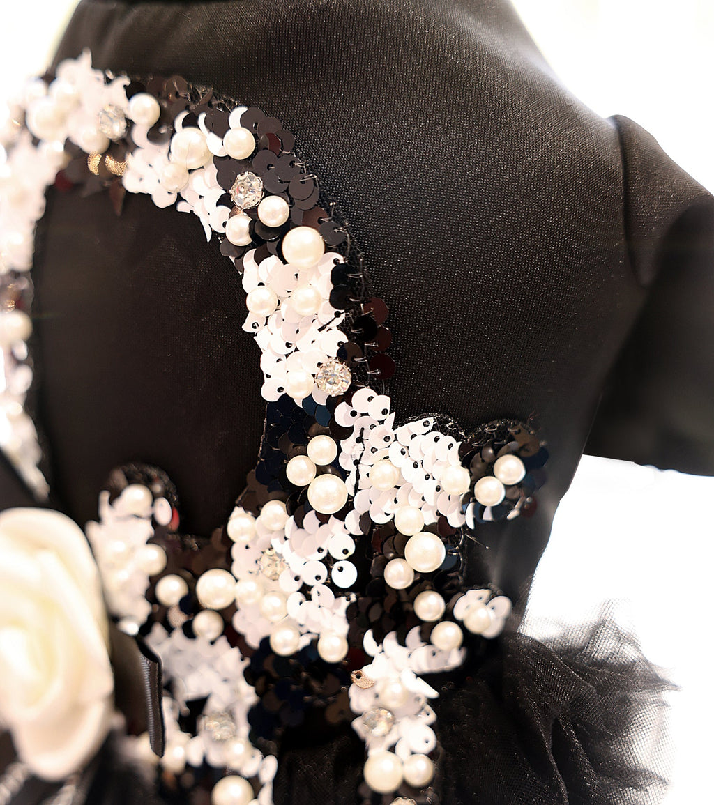 Luxury Black Pearl Dog Dress Elegant Tulle Pet Dress Tutu with Flower Accent